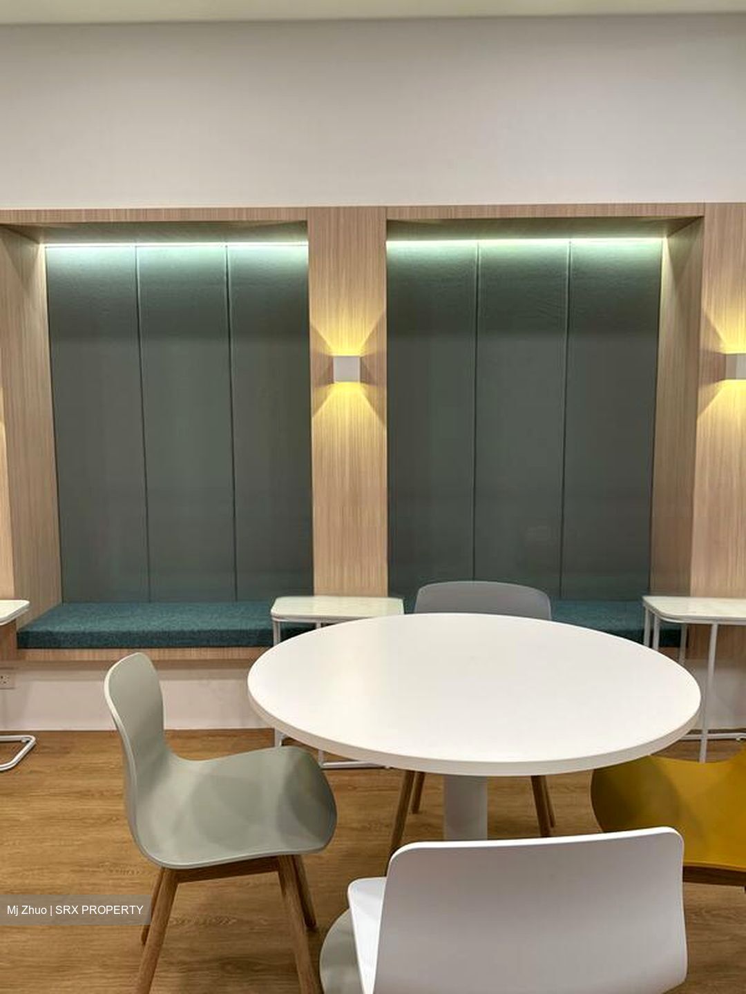 PLUS (D1), Office #454091121